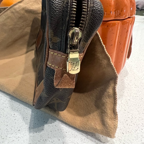 Louis Vuitton -authentic small accessory bag - Picture 3 of 6